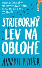 Strieborný lev na oblohe