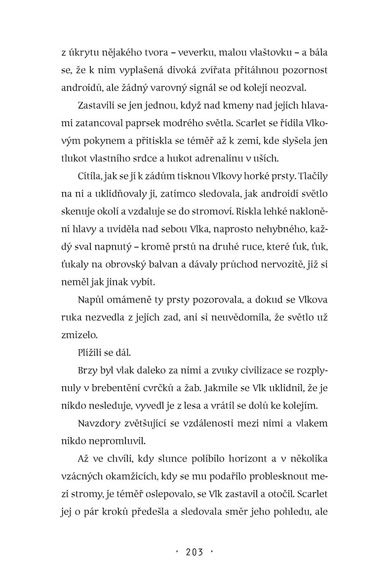 Scarlet - Měsíční kroniky